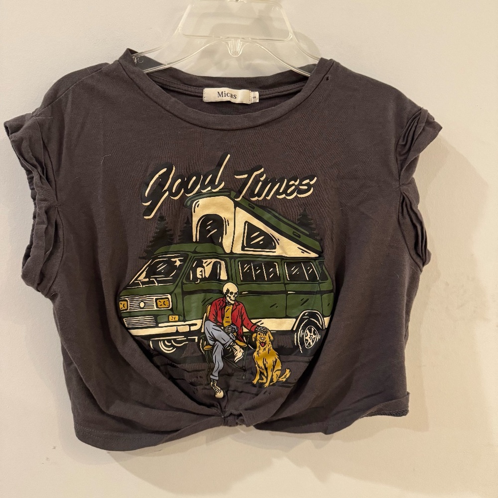 gray 'good times' crop top